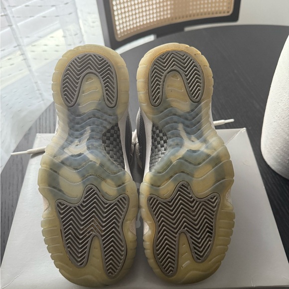 Jordan 11 Retro GS “Cool Grey” (2021) Size Y3.5 - Picture 9 of 10